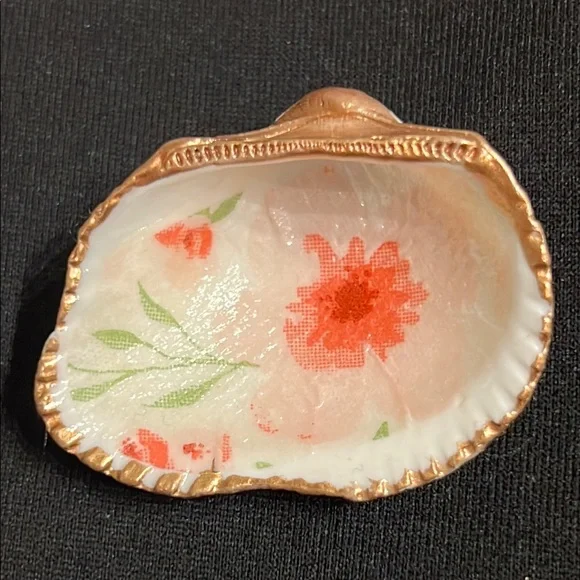 Handcrafted Floral Shell decoupage Trinket Dishes - Gold and Multicolor set of 3 - Picture 7 of 8